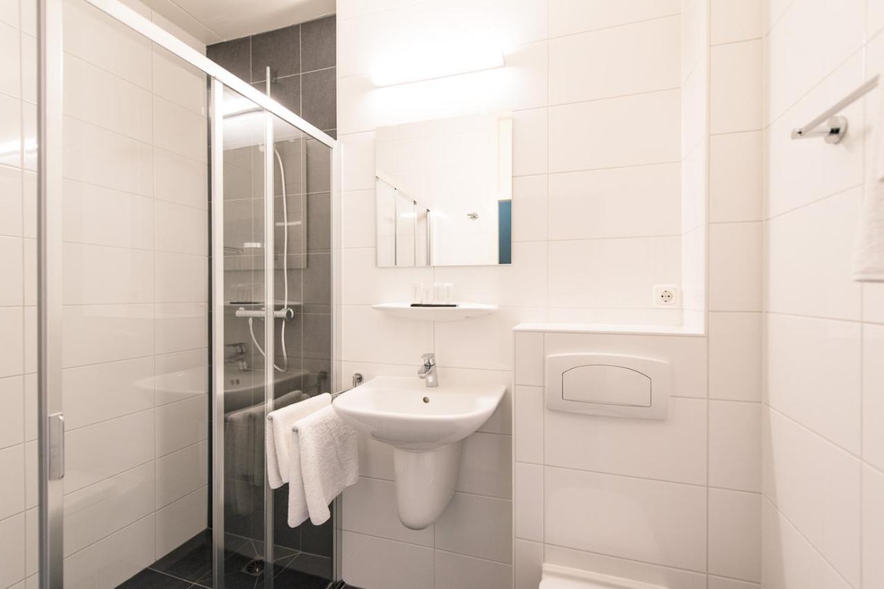 Hotel Hofker Нес Экстерьер фото