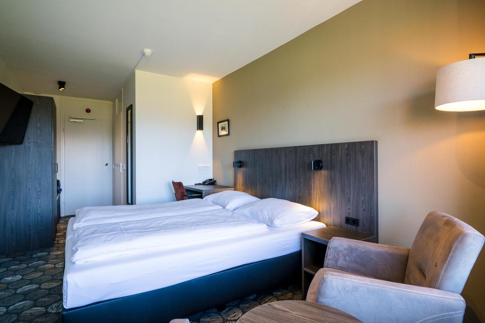 Hotel Hofker Нес Экстерьер фото