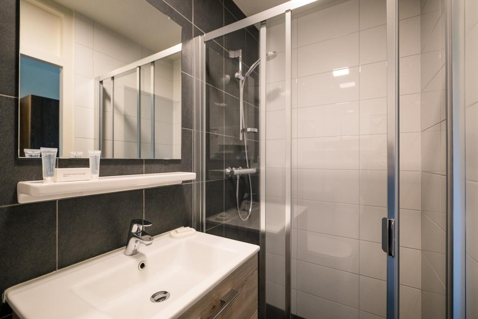Hotel Hofker Нес Экстерьер фото